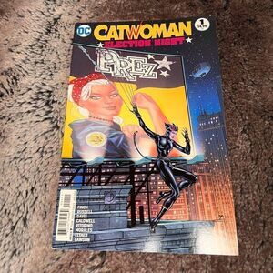 Catwoman Election Night January 2017 DC COMICS Universe New Comic Graphic Book